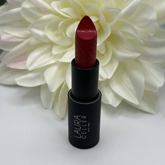 Laura Geller Iconic Baked Sculpting Lipstick ~ Fifth Ave Ruby - Picture 2 of 5